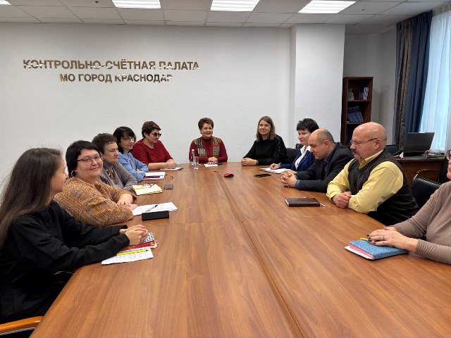 В рамках обмена опытом Палату посетила аудитор Контрольно-счетной палаты города Ростова-на-Дону Елена Гуляева