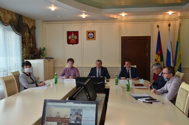 23.11.2020 председатель КСП МО город Краснодар Людмила Балашева приняла участие в обучающем семинаре на тему «Аудит в сфере закупок»    
        
        
    