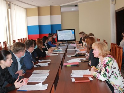 Совещание по результатам внеплановой проверки АМОгК по вопросу соблюдения установленного порядка управления и распоряжения охраняемыми результатами интеллектуальной деятельности и средствами индивидуализации, принадлежащими МО город Краснодар    
       